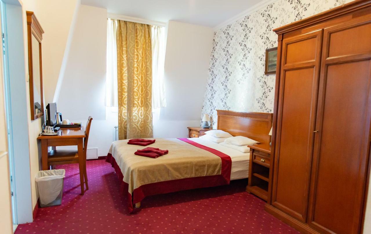 Walzer Hotel Budapest Bagian luar foto